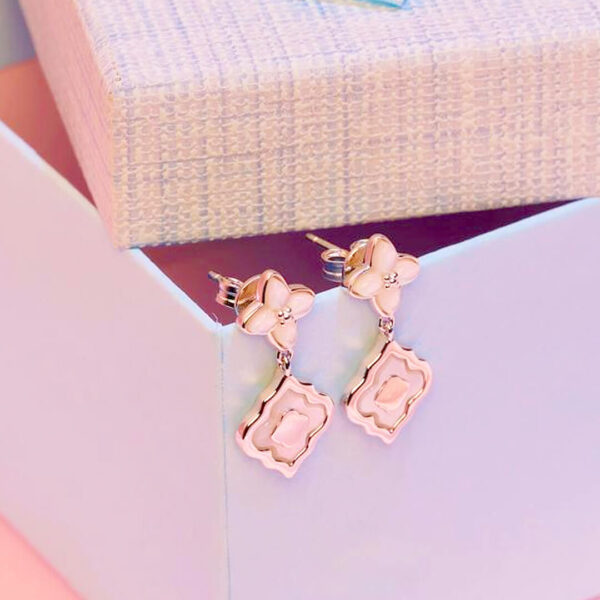 Twilight Charm 18K Gold – Diamond Stud Earrings