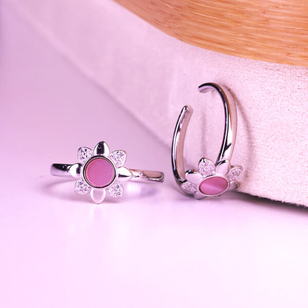 Daisy Toe Rings - Image 2