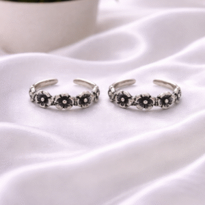 Three Blossom Floral Toe Ring